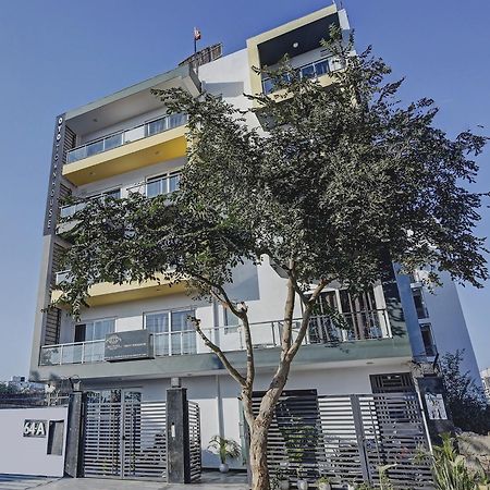 Super Townhouse Tipsyy Near Bestech Central Square Mall Ґурґаон Екстер'єр фото