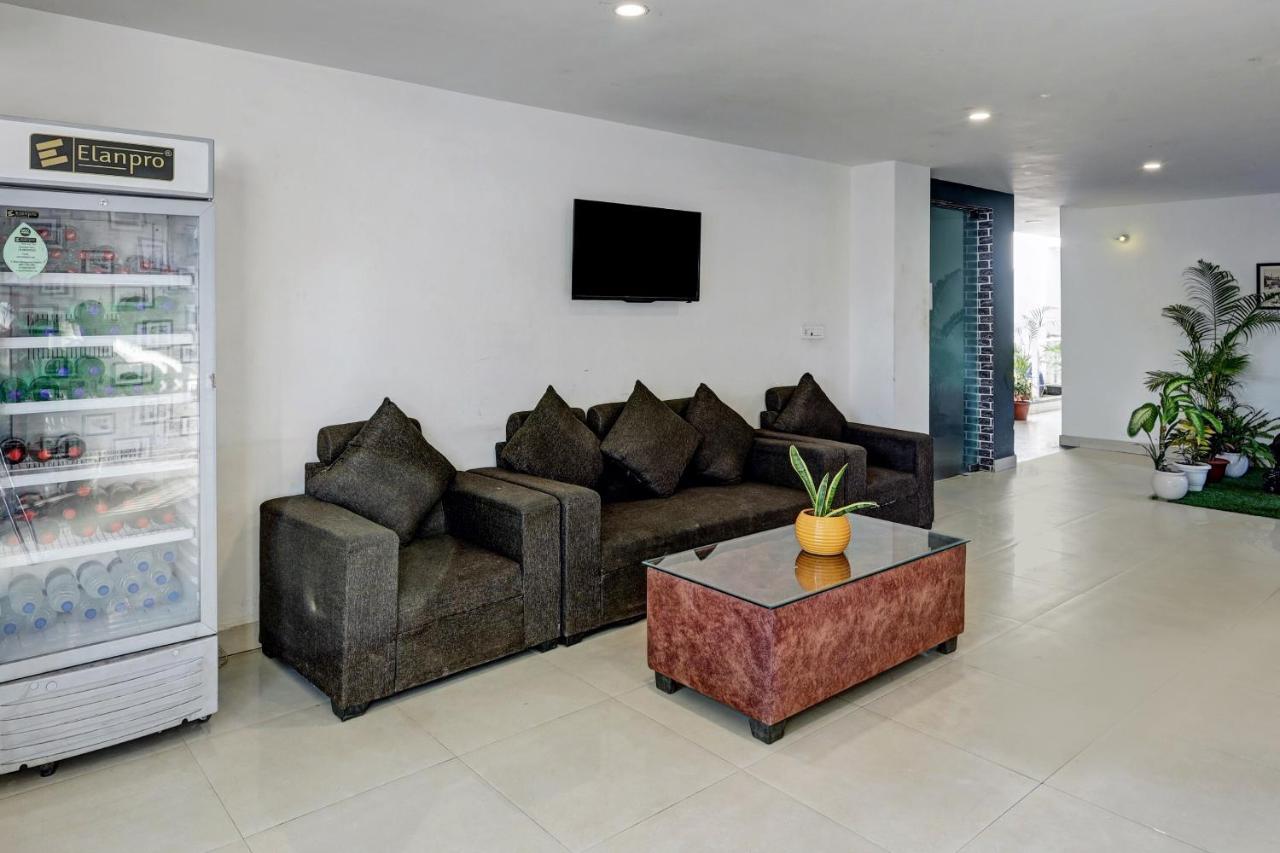 Super Townhouse Tipsyy Near Bestech Central Square Mall Ґурґаон Екстер'єр фото