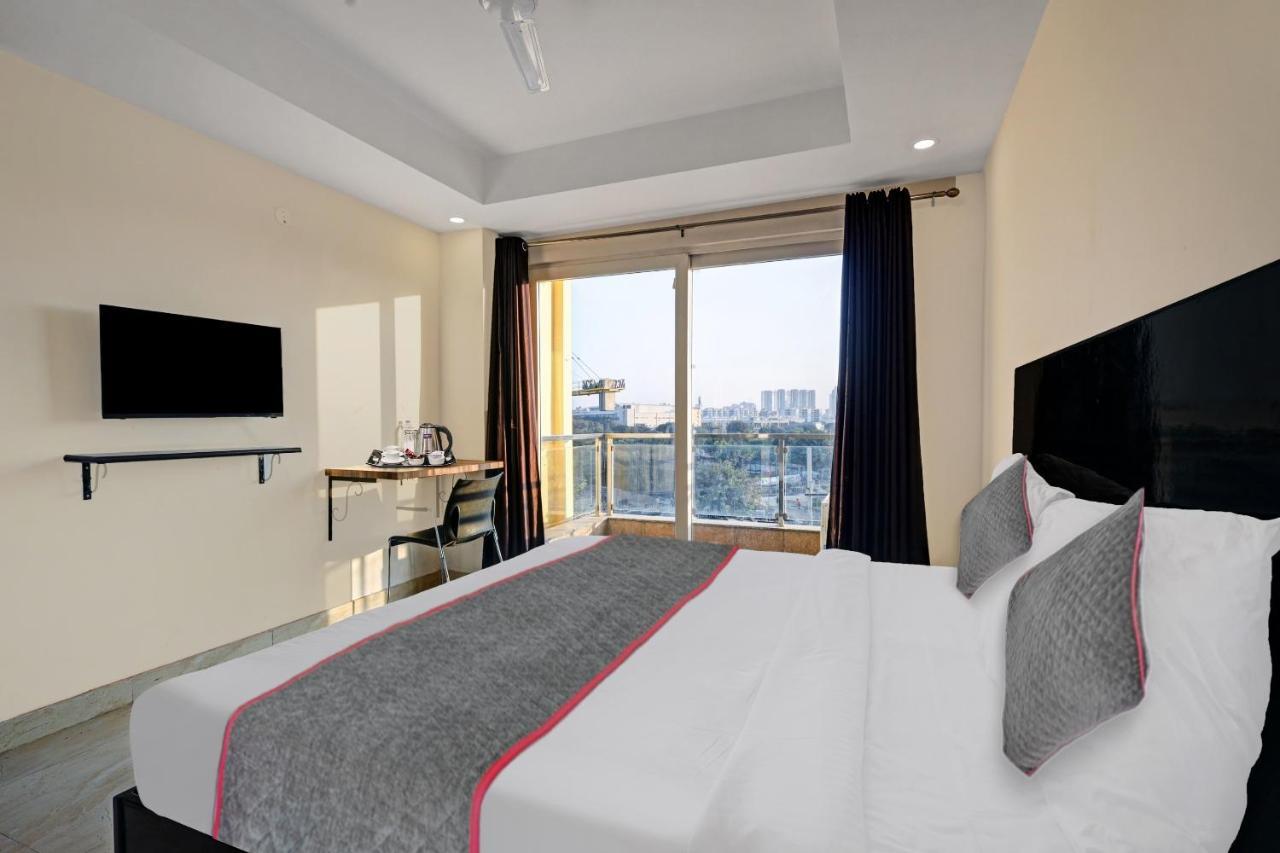 Super Townhouse Tipsyy Near Bestech Central Square Mall Ґурґаон Екстер'єр фото