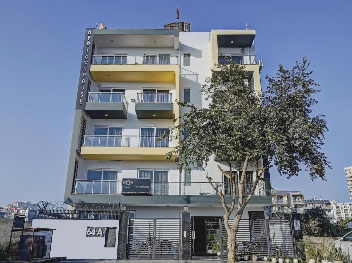 Super Townhouse Tipsyy Near Bestech Central Square Mall Ґурґаон Екстер'єр фото