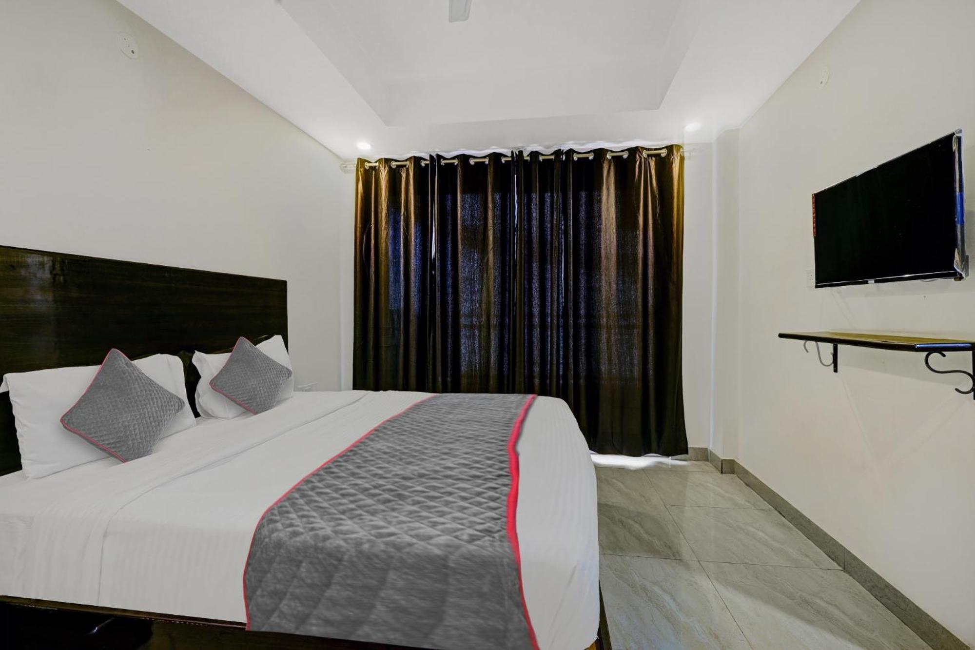 Super Townhouse Tipsyy Near Bestech Central Square Mall Ґурґаон Екстер'єр фото