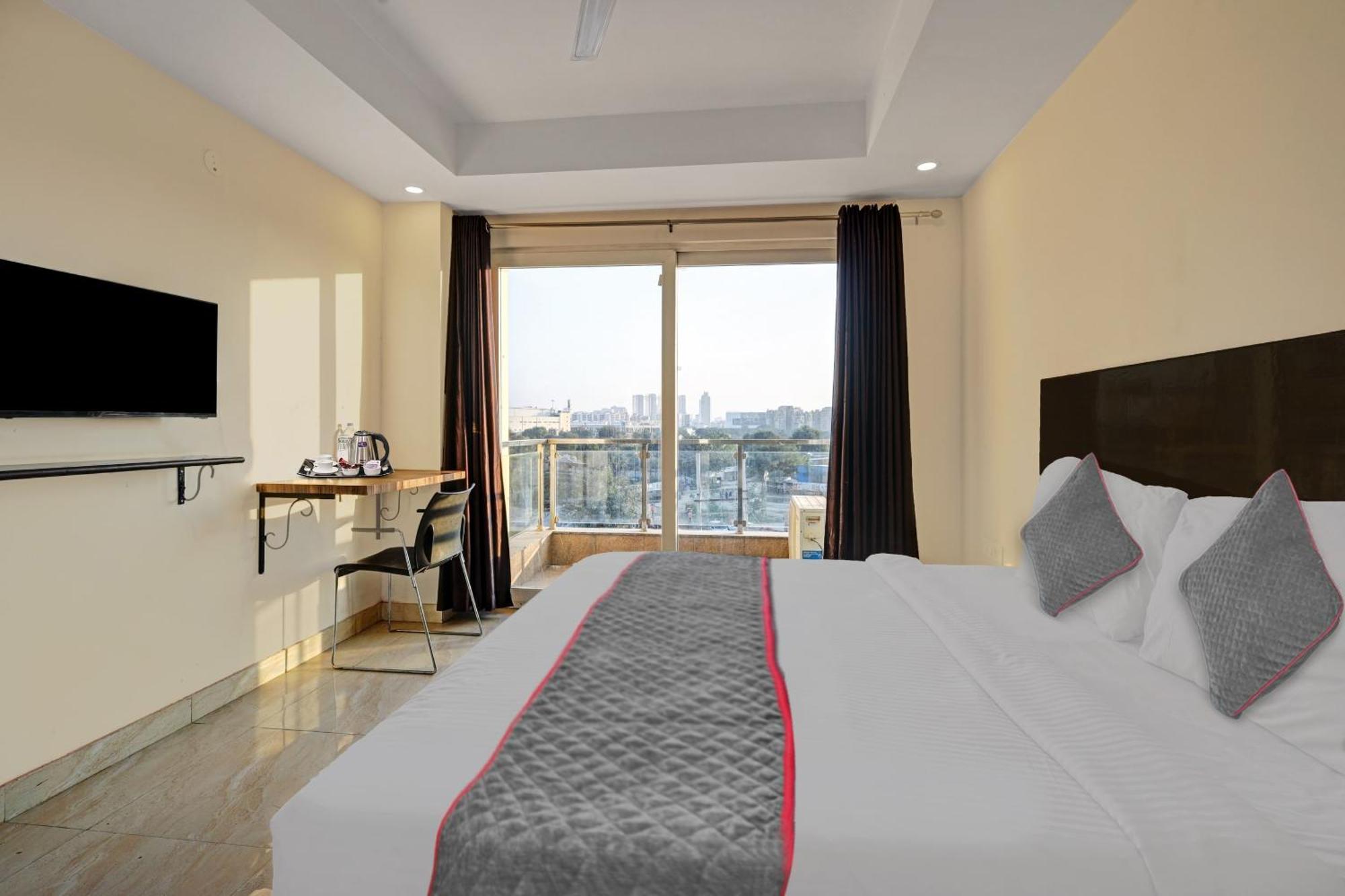Super Townhouse Tipsyy Near Bestech Central Square Mall Ґурґаон Екстер'єр фото