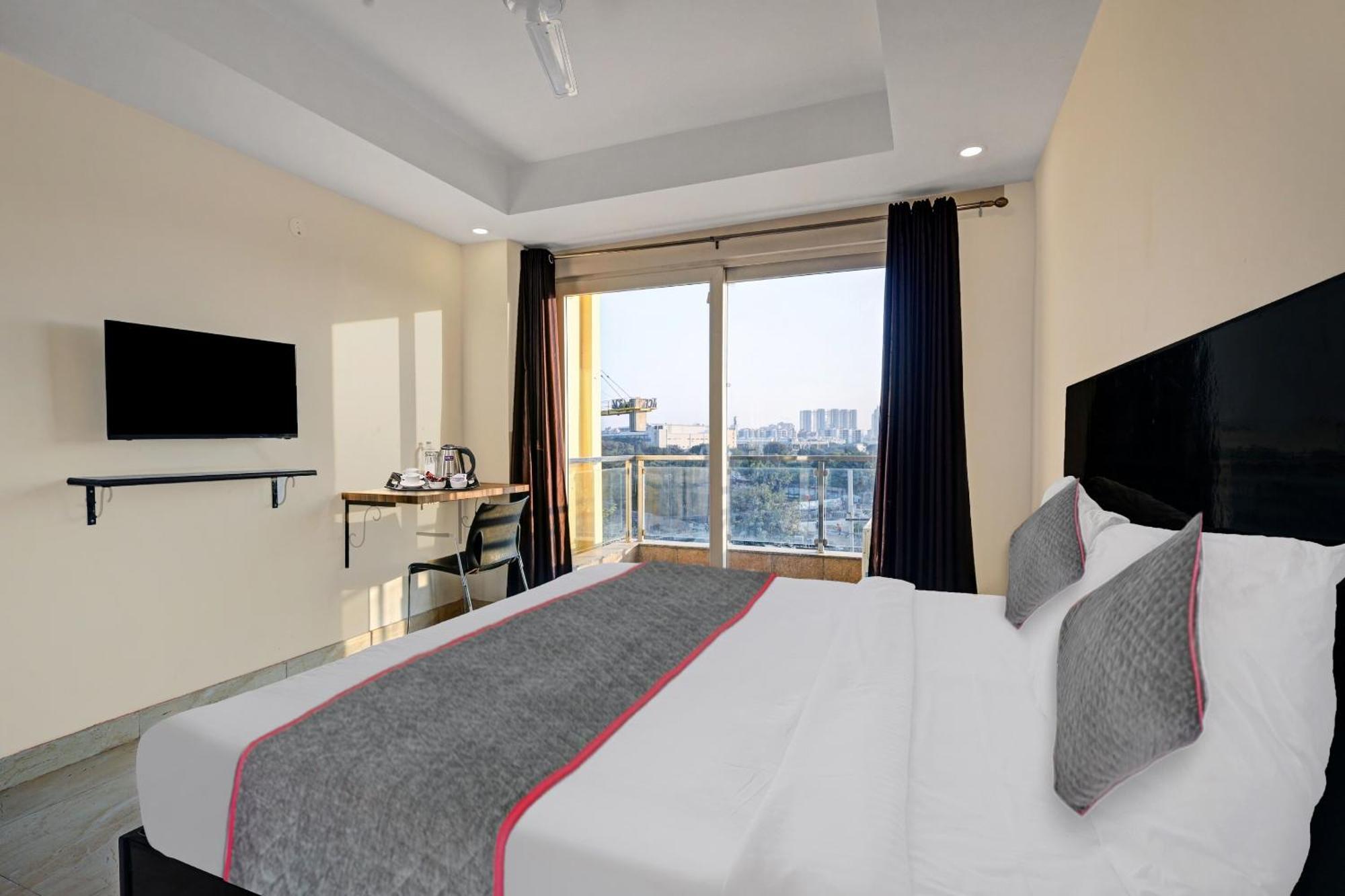 Super Townhouse Tipsyy Near Bestech Central Square Mall Ґурґаон Екстер'єр фото