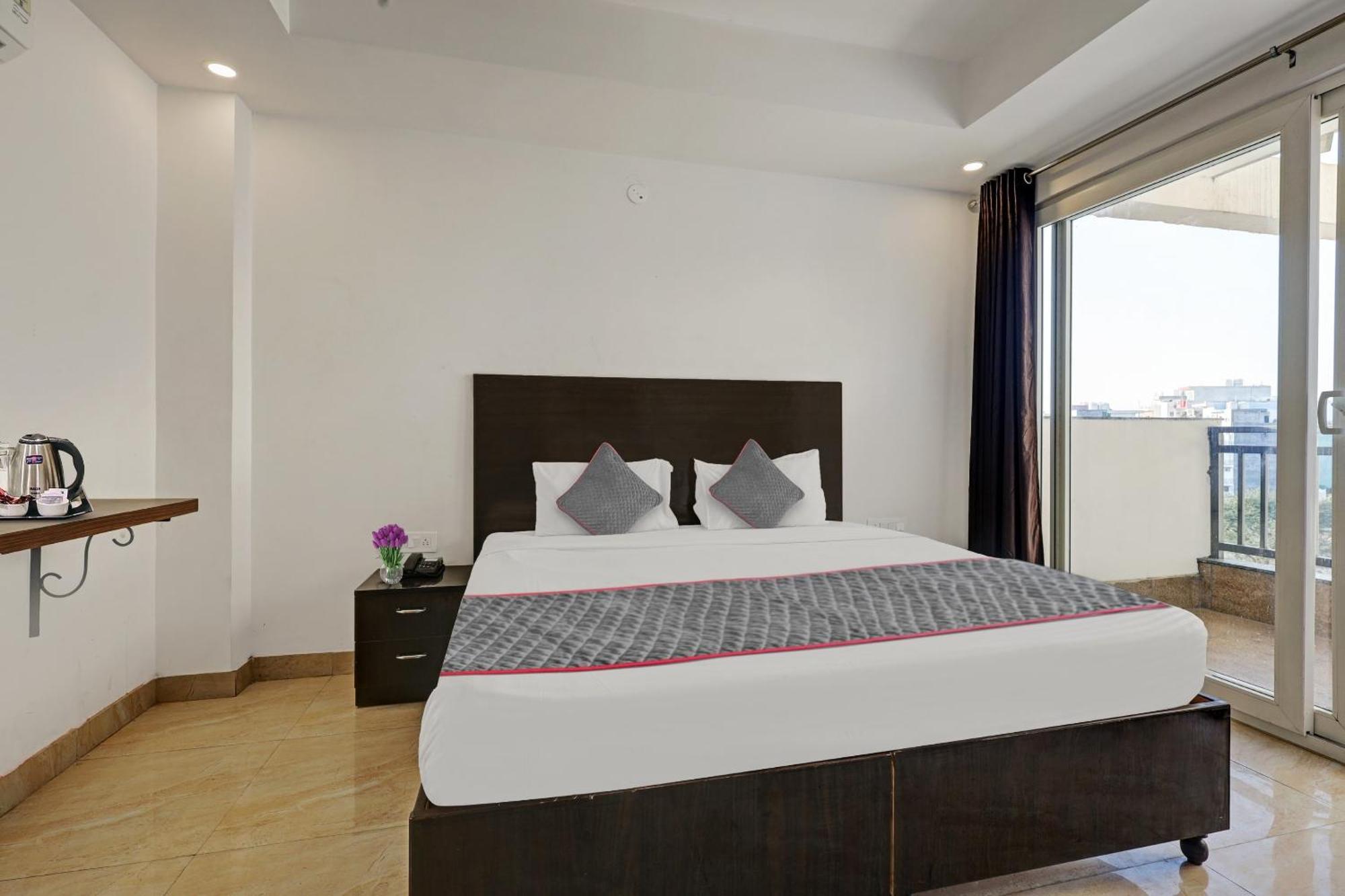Super Townhouse Tipsyy Near Bestech Central Square Mall Ґурґаон Екстер'єр фото